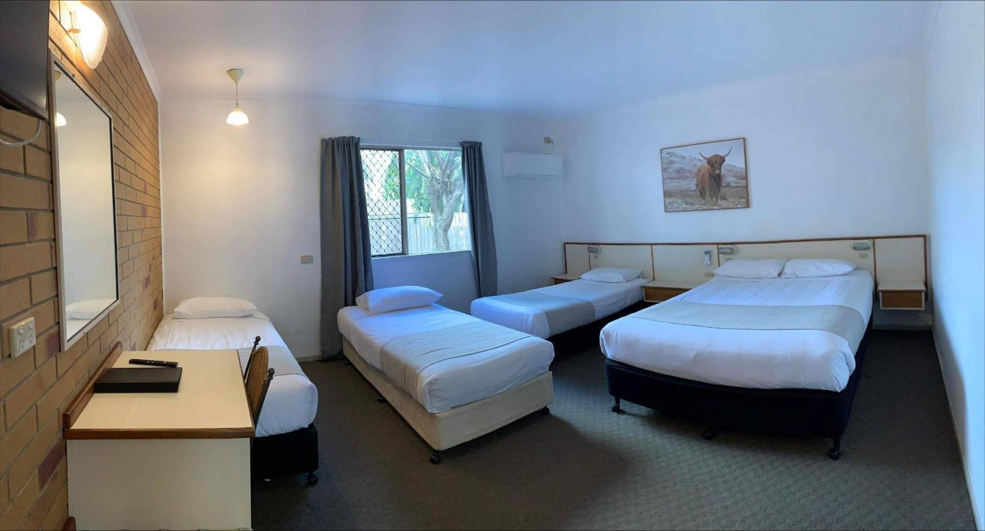 Wild Scotsman Motor Inn Gin Gin Qld Exterior foto